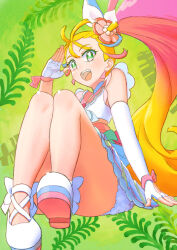  1girl :d blonde_hair blue_hair blue_neckerchief bow brooch choker commentary cropped_shirt cure_summer earrings ei_(eikun) elbow_gloves fingerless_gloves flower footwear_bow full_body glove_ribbon gloves green_background green_eyes green_ribbon hair_flower hair_ornament hair_pulled_back hair_ribbon hibiscus highres jewelry long_hair looking_at_viewer magical_girl miniskirt multicolored_eyes multicolored_hair natsuumi_manatsu neckerchief open_mouth pink_eyes pink_hair pink_ribbon pink_sailor_collar pleated_skirt precure red_bow ribbon sailor_collar salute shell_brooch shirt shoes side_ponytail sitting skirt skirt_bow sleeveless sleeveless_shirt smile solo triangle_earrings tropical-rouge!_precure very_long_hair white_bow white_choker white_gloves white_ribbon white_shirt white_shoes white_skirt 