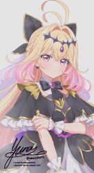  1girl antenna_hair artist_name back_bow black_bow black_bowtie black_capelet black_dress blonde_hair bow bowtie braid brooch capelet commentary crown_braid cure_arcana_shadow diamond_hairband dress earrings frilled_capelet frilled_cuffs frills gradient_hair grey_background hair_bow hair_intakes hand_on_own_arm heart heart_brooch highres jewelry layered_dress long_hair looking_at_viewer magical_girl meitantei_precure! moria_luluka multicolored_hair parted_lips pink_eyes precure purple_bow purple_veil signature solo twitter_username upper_body veil very_long_hair yuna_(meoowpuffs) 