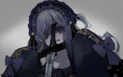  1girl absurdres bags_under_eyes clenched_teeth commentary_request dagger dress gothic_lolita grey_background grey_hair grimace hair_over_one_eye hairband highres holding holding_dagger holding_knife holding_weapon implied_murder knife kowai7305 lolita_fashion lolita_hairband long_hair mahou_shoujo_no_majo_saiban natsume_an-an one_side_up purple_dress purple_hairband sleeves_past_fingers sleeves_past_wrists solo spoilers sweat teeth upper_body violet_eyes weapon 