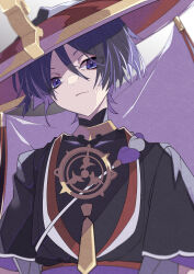  1boy absurdres arms_at_sides black_bodysuit black_kimono black_sleeves blunt_ends bodysuit closed_mouth commentary_request eyeliner from_below genshin_impact gold hair_between_eyes hat head_tilt highres iwoarazumi129 japanese_clothes jewelry jingasa juban kimono layered_sleeves looking_at_viewer makeup male_focus mandarin_collar mitsudomoe_(shape) neck_ring open_clothes open_kimono purple_rope purple_sleeves purple_veil red_eyeliner red_hat red_kimono rope scaramouche_(genshin_impact) shimenawa short_sleeves solo tilted_headwear tomoe_(symbol) tsurime upper_body veil violet_eyes white_background white_kimono white_rope 