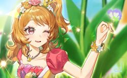  1girl absurdres aikatsu! aikatsu!_(series) blurry blurry_background bracelet brown_hair bug butterfly commentary_request crown day flower flower_bracelet flower_hairband grass hand_up highres jewelry korean_commentary long_hair necklace one_eye_closed one_side_up open_mouth orange_flower outdoors ozora_akari pink_eyes pink_flower pink_rose puffy_short_sleeves puffy_sleeves rose short_sleeves sky smile solo white_flower yanagi_ken 