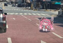  1girl ? armor being_lost breastplate chibi chibi_only commentary_request confused hairband korean_commentary long_hair lupa_(wuthering_waves) metal_hairband monyami photo_background pink_hair solo standing tail wolf_tail wuthering_waves 