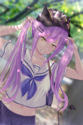  1girl alternate_costume blue_neckerchief blue_skirt closed_mouth commentary_request demon_girl demon_tail green_eyes hair_ornament hairpin highres hiro_(phese) hololive looking_at_viewer multicolored_hair neckerchief pink_hair purple_hair sailor_collar school_uniform shirt skirt smile solo tail tokoyami_towa two-tone_hair virtual_youtuber white_sailor_collar white_shirt 