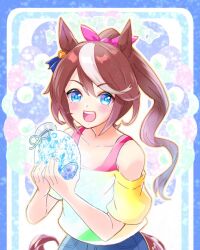  1girl animal_ears bare_shoulders blue_eyes blue_shorts blush breasts brown_hair chiffon collarbone commentary_request holding horse_ears horse_girl horse_tail long_hair multicolored_hair off-shoulder_shirt off_shoulder open_mouth pink_sports_bra ponytail shirt shorts small_breasts smile solo sports_bra streaked_hair striped_clothes striped_shirt tail teeth tokai_teio_(casual)_(umamusume) tokai_teio_(umamusume) umamusume upper_teeth_only white_streaks yellow_shirt 