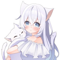  1girl animal animal_ears bare_shoulders blue_eyes blush cat cat_ears cat_girl cat_tail commentary_request crossed_bangs double-parted_bangs from_side frown hair_between_eyes highres holding holding_animal holding_cat long_hair looking_at_viewer original petako_(ptpt_k) shirt sidelocks simple_background solo tail turning_head upper_body white_background white_cat white_shirt 