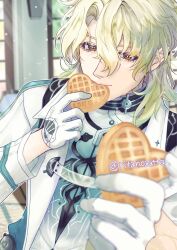  1boy blonde_hair coat commentary food gloves hair_between_eyes heart heart-shaped_food highres holding holding_food indoors long_hair looking_at_viewer luuk_herssen_(wuthering_waves) male_focus multicolored_hair orange_eyes ritanozatta solo streaked_hair twitter_username untranslatable_commentary upper_body waffle white_coat white_gloves wuthering_waves 