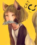  1girl animal_ears bell blunt_bangs brown_hair cat_ears cat_girl cat_tail fish highres looking_at_viewer medium_hair mouth_hold original shadow shirt sibu_(orange_peel) simple_background solo tail upper_body whiskers yellow_background yellow_eyes 