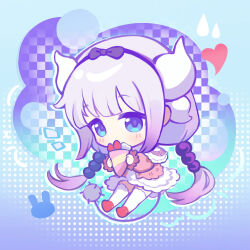  1girl black_bow blue_background blue_eyes bow bow_hairband chibi chibi_only dragon_girl dragon_horns food gradient_hair grey_hair hairband heart highres holding holding_food holding_ice_cream horns ice_cream kanna_kamui kobayashi-san_chi_no_maidragon long_hair looking_at_viewer multicolored_hair mumu_(mhs_116560) purple_hair red_shoes screentones shoes solo thigh-highs white_thighhighs 