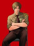  1boy artist_name blue_eyes brown_hair brown_pants closed_mouth collared_shirt crossed_arms curtained_hair green_shirt highres leon_s._kennedy looking_to_the_side male_focus necktie pants ranma88hita red_background resident_evil resident_evil_4 resident_evil_4_(remake) shirt short_hair simple_background sitting solo 