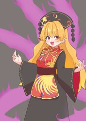  1girl absurdres aura black_dress black_hat blonde_hair blush chinese_clothes commentary crescent crescent_print dalachi_(headdress) dress energy energy_tail eyes_visible_through_hair fang feet_out_of_frame fox_tail grey_background hands_up hat highres junko_(touhou) long_hair long_sleeves looking_at_viewer nora_koutya open_mouth phoenix_print pom_pom_(clothes) red_eyes red_sash red_tabard sash simple_background skin_fang smile solo standing tabard tail touhou v-shaped_eyebrows very_long_hair wide_sleeves yellow_trim 