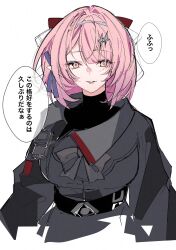  1girl absurdres black_dress breasts commentary_request dan_(zenless_zone_zero) dress grey_hairband hairband highres large_breasts looking_at_viewer mokomokololo parted_lips pink_eyes pink_hair pointy_ears remielle_dan simple_background solo speech_bubble translation_request white_background zenless_zone_zero 