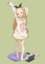  1girl absurdres arm_behind_head arm_up bag_of_chips bare_legs barefoot black_bow black_hairband blonde_hair blue_eyes bow bow_hairband chips_(food) clothes_writing commentary_request computer controller eyelashes feet food forehead full_body game_controller green_background hairband half-closed_eye highres hood hoodie kurumi_(lycoris_recoil) laptop long_hair long_sleeves looking_at_viewer lycoris_recoil open_mouth oversized_clothes pillow poe_(528yuzunon) potato_chips print_hoodie puffy_long_sleeves puffy_sleeves sidelocks simple_background sleeves_past_wrists solo squirrel_print standing stretching teeth toes upper_teeth_only very_long_hair wavy_hair white_hoodie 