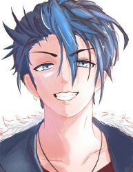  1boy absurdres black_hair blue_eyes blue_streaks commentary earrings eiyuu_densetsu english_commentary fur-trimmed_jacket fur_trim grin hair_slicked_back highres jacket jewelry kuro_no_kiseki_(series) kuro_no_kiseki_i looking_at_viewer male_focus multicolored_hair partially_shaded_face portrait r_thors short_hair simple_background single_earring smile solo streaked_hair tareme two-tone_hair v-shaped_eyebrows van_arkride white_background 