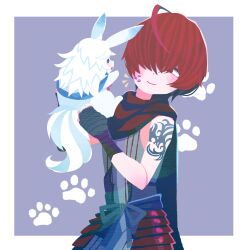  1boy animal arm_tattoo bandages blue_eyes border commentary_request fate/grand_order fate_(series) fou_(fate) fuuma_kotarou_(fate) hair_over_eyes hair_over_one_eye highres holding holding_animal male_focus no_lineart paw_print red_hair scarf short_hair shoulder_tattoo simple_background smile tattoo waniyama1993 
