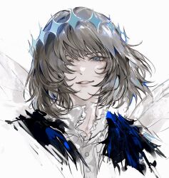  1boy blue_eyes evl_1230 fate/grand_order fate_(series) fur_trim grey_hair hair_between_eyes highres insect_wings looking_at_viewer oberon_(fate) oberon_(third_ascension)_(fate) short_hair simple_background smile solo white_background wings 
