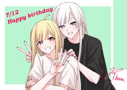  2girls ahoge black_shirt blonde_hair blue_eyes border brown_eyes cho_kaguya-hime! commentary green_background hand_on_another's_shoulder happy_birthday kaguya_(cho_kaguya-hime!) kurokawa_rikuu long_hair looking_at_viewer multiple_girls nail_polish outside_border purple_nails runami_yachiyo shirt short_sleeves sidelocks signature v w white_border white_hair white_shirt 