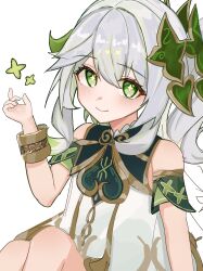  1girl absurdres anklet armlet bare_legs bare_shoulders blush bracelet brooch cape closed_mouth colored_tips commentary cross-shaped_pupils curled_fingers double-parted_bangs dress genshin_impact gold_anklet gold_armlet gold_bracelet gold_trim gradient_hair green_cape green_eyes green_hair hair_between_eyes hair_intakes hair_ornament hand_up highres jewelry knees_up leaf leaf_hair_ornament long_hair looking_at_viewer multicolored_hair nahida_(genshin_impact) pointy_ears side_ponytail simple_background sitting sleeveless sleeveless_dress smile solo streaked_hair symbol-shaped_pupils two-tone_hair upper_body white_background white_dress white_hair yoshinani_taro 