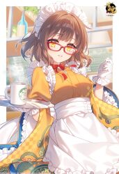  1girl absurdres apron blurry blurry_background brown_hair commentary_request cup gloves highres indoors japanese_clothes kimono kusumoto_shizuru long_sleeves looking_at_viewer mahjong_soul maid maid_headdress ninomiya_hana official_art parted_lips second-party_source short_hair smile solo tray wa_maid white_apron white_gloves wide_sleeves yellow_eyes yellow_kimono 