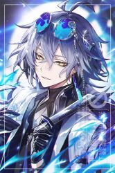  0jae 1boy black_gloves black_jacket black_shirt blue-framed_eyewear blue_hair commentary earrings eyewear_on_head flins_(genshin_impact) genshin_impact gloves gradient_hair hand_fan highres holding holding_fan jacket jewelry long_hair male_focus multicolored_hair round_eyewear shirt smile solo untranslatable_commentary white_hair yellow_eyes 