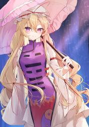  1girl absurdres blonde_hair breasts chinese_commentary closed_mouth commentary_request datp2377 dress hair_between_eyes hair_ribbon hat hat_ribbon highres holding holding_umbrella large_breasts long_hair long_sleeves looking_at_viewer mob_cap parasol pink_umbrella purple_tabard red_ribbon ribbon smile solo tabard touhou umbrella very_long_hair violet_eyes white_dress white_hat wide_sleeves yakumo_yukari 