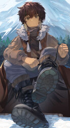  1boy ? absurdres arknights birchboat black_boots black_headband boots brown_hair brown_jacket fang_xiaoshi_(arknights) feather_hair forest from_below fur_trim hair_between_eyes headband highres jacket long_sleeves looking_at_viewer male_focus mountain nature outdoors shoe_soles short_hair sitting solo straight-on tying_footwear untied_shoelaces white_fur 