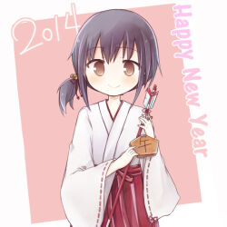 1girl 2014 amakaze_sora arrow_(projectile) bell black_hair blush brown_eyes closed_mouth commentary_request ema hair_bell hair_ornament hakama hakama_skirt hamaya happy_new_year holding holding_arrow japanese_clothes jingle_bell kimono miko original pink_background red_hakama side_ponytail skirt smile solo two-tone_background white_background white_kimono 