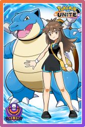  1girl bag black_shirt black_shoes blastoise blue_shorts border brown_eyes brown_hair claws closed_mouth commentary_request copyright_logo copyright_name eyelashes fangs full_body gradient_border green_(pokemon) hair_between_eyes hair_flaps handbag highres legs_apart logo long_hair official_art open_mouth orange_border poke_ball pokemon pokemon:_let's_go_pikachu!_and_let's_go_eevee! pokemon_(creature) pokemon_unite purple_border sakuma_sanosuke second-party_source shirt shoes shorts sleeveless sleeveless_shirt smile standing two-tone_border unite_ball v-shaped_eyes water wristband yellow_bag 
