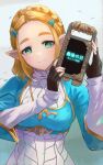  1girl black_gloves blonde_hair braid closed_mouth commentary_request crown_braid fingerless_gloves gloves green_eyes highres pointy_ears princess_zelda smile solo the_legend_of_zelda the_legend_of_zelda:_tears_of_the_kingdom translation_request triforce yoruniyoruyoshi 