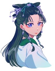  1girl bangs_pinned_back blue_eyes chinese_hairpin closed_mouth commentary_request earrings eyeshadow flower forehead green_flower green_hair hair_flower hair_ornament hair_stick highres jewelry korean_commentary kusuriya_no_hitorigoto long_hair makeup maomao_(kusuriya_no_hitorigoto) red_eyeshadow red_lips ryeongrry11 shirt solo upper_body white_shirt 