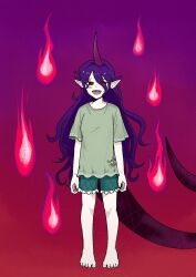  1girl barefoot chinese_commentary clothes_writing commentary_request fire frilled_shorts frills full_body gradient_background green_shirt green_shorts highres horns lizard_tail long_hair looking_at_viewer mixed-language_commentary oldyazhi open_mouth plaid_clothes plaid_shorts pointy_ears purple_background purple_hair purple_horns purple_tail red_background red_eyes shirt short_sleeves shorts single_horn smile solo tail tenkajin_chiyari toes touhou very_long_hair very_long_tail 