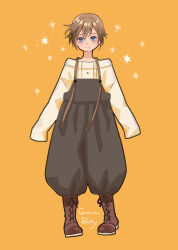  1girl absurdres artist_name blue_eyes blush boots brown_boots brown_hair brown_pants closed_mouth commentary_request dollcarmina eyelashes full_body hair_between_eyes high-waist_pants highres long_sleeves orange_background original overalls pants puffy_pants shirt short_hair simple_background sleeves_past_fingers sleeves_past_wrists smile solo sparkle split_mouth standing straight-on very_short_hair yellow_shirt 
