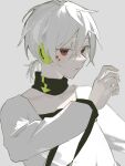  1boy albino facial_mark facing_to_the_side grey_background headphones highres jacket kagerou_project konoha_(kagerou_project) long_sleeves looking_at_viewer low_ponytail male_focus mo011010 pale_skin parted_lips red_eyes short_ponytail solo white_hair white_jacket 