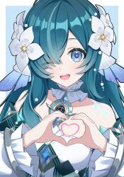 1girl :d aqua_hair aqua_sleeves bandeau bare_shoulders blue_eyes choker collar commentary detached_collar detached_sleeves dress fins flower genshin_impact green_hair grey_choker hair_flower hair_ornament hair_over_one_eye head_fins heart heart_hands highres long_hair looking_at_viewer merfolk open_mouth pearl_hair_ornament puffy_detached_sleeves puffy_sleeves simple_background smile untranslatable_commentary upper_body very_long_hair vodyanitsa_(genshin_impact) white_bandeau white_collar white_dress white_flower white_sleeves wywy5272 