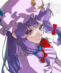  1girl absurdres blue_bow bow closed_mouth commentary_request crescent frilled_hat frills from_above hair_bow hat highres light_smile long_hair looking_at_viewer patchouli_knowledge purple_hair purple_hat red_bow sidelocks signature simple_background solo striped_clothes thitora touhou very_long_hair white_background 