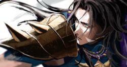  1boy armor black_hair blue_eyes commentary_request facepaint fire_emblem fire_emblem:_fortune's_weave highres jewelry korean_commentary long_hair looking_to_the_side necklace nuzzuo_(fire_emblem) shoulder_armor shoulder_spikes solo solo_focus spikes sseonguli upper_body white_background 
