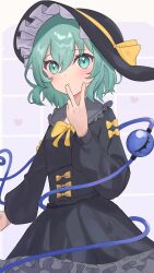  1girl alternate_costume black_hat black_shirt black_skirt blush bow bowtie closed_mouth collared_shirt commentary_request disembodied_linked_eye eyeball frilled_shirt_collar frilled_skirt frills green_eyes green_hair hair_between_eyes hat hat_bow heart heart_of_string highres komeiji_koishi long_sleeves looking_at_viewer medium_hair shirt skirt solo tentyuu_th touhou v yellow_bow yellow_bowtie 