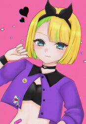  1girl :3 alternate_costume alternate_hairstyle animal_sticker asymmetrical_bangs bad_shark_(vocaloid) bandaid_on_stomach black_bow black_tube_top blue_eyes bob_cut bow breasts choker cocoapot colored_inner_hair commentary_request cropped_jacket hair_bow heart heart_choker highres jacket kagamine_rin looking_at_viewer multicolored_hair partially_unbuttoned pink_background purple_jacket shark short_hair simple_background small_breasts strapless tube_top upper_body vocaloid wristband 