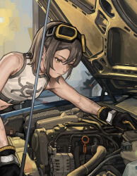  1girl absurdres arm_support bent_over black_gloves brown_hair chinese_commentary closed_mouth commentary_request crop_top expressionless gloves goggles goggles_on_head grey_trim h2o_pipe highres looking_down mechanic medium_hair navel nose open_car_hood original print_shirt repairing shirt sleeveless sleeveless_shirt solo tank_top upper_body yellow_eyes 