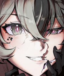  1girl black_gloves brown_hair chinese_commentary commentary_request cracked_kawaii_mask cracked_mask duplicate enioreh gloves grey_eyes hair_between_eyes highres honkai_(series) honkai_impact_3rd pink_pupils pixel-perfect_duplicate portrait smile solo vill-v 