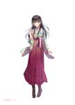  1girl absurdres black_hair brown_footwear full_body hair_ornament hairclip hakama highres izumi_(stardustalone) japanese_clothes kimono long_hair looking_at_viewer renri_no_chigiri_wo_kimi_to_shiru simple_background smile solo standing white_background 