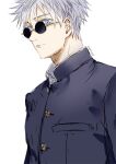  1boy blue_eyes breast_pocket buttons closed_mouth commentary_request gojou_satoru jujutsu_kaisen looking_at_viewer male_focus nori20170709 pocket short_hair simple_background solo sunglasses twitter_username upper_body white_background white_hair 
