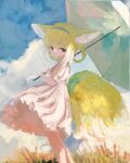  1girl alternate_costume animal_ear_fluff animal_ears arknights blonde_hair blue_hairband closed_mouth codemoretech commentary_request feet_out_of_frame fox_ears fox_girl fox_tail from_side green_eyes hairband highres holding holding_umbrella kitsune kyuubi looking_at_viewer multicolored_hair multiple_tails pink_hair puffy_short_sleeves puffy_sleeves short_hair short_sleeves solo suzuran_(arknights) tail two-tone_hair umbrella white_hair white_umbrella 
