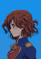  1girl aijou_karen arm_at_side blue_background blue_jacket brown_eyes brown_hair closed_mouth epaulettes floating_hair from_side highres jacket light_blush light_smile looking_ahead multicolored_clothes multicolored_jacket nori_(cheiwbciwkxbdjr) one_side_up profile red_jacket short_hair shoujo_kageki_revue_starlight simple_background solo tassel torn_jacket upper_body 