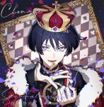  1boy black_background black_hair blue_background cape checkered_background chongyi2111 crown fur-trimmed_cape fur_trim genshin_impact highres japanese_clothes male_focus multicolored_background open_mouth picture_frame red_cape red_eyeliner scaramouche_(genshin_impact) short_hair signature smile solo violet_eyes 
