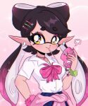  1990s_(style) 1girl absurdres black_hair blush bow bowtie breasts bubble_background callie_(splatoon) cellphone chelly_(chellyko) choker clothes_around_waist collarbone earrings food food_in_mouth hair_ornament hairclip heart heart_choker heart_hair_ornament highres holding jewelry keychain looking_at_viewer marie_(splatoon) medium_breasts mole mole_under_eye phone pink_background pink_hair pocky pointy_ears red_bow red_bowtie retro_artstyle school_uniform shirt shirt_around_waist short_sleeves smartphone smile solo sparkle speech_bubble splatoon_(series) squid_girl standing tentacle_hair two-tone_background white_shirt wristband yellow_eyes 