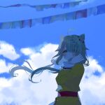  1girl absurdres ahoge amane_hikari belt blue_sky blunt_bangs blush braid braided_bangs closed_mouth clothesline clouds cloudy_sky dress green_eyes green_hair hair_over_one_eye hand_up heruka_(madoka_magica) highres long_sleeves looking_at_viewer low_twintails magia_record:_mahou_shoujo_madoka_magica_gaiden mahou_shoujo_madoka_magica red_belt sky smile solo split_mouth twintails upper_body yellow_dress 