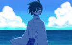  1boy ahoge black_hair blue_sky blue_theme closed_mouth clouds faux_traditional_media glasses hakama hakama_skirt highres itoshiki_nozomu japanese_clothes looking_back magusagari male_focus ocean sayonara_zetsubou_sensei short_hair shosei skirt sky smile upper_body wide_sleeves 