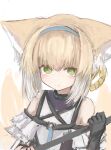  1girl animal_ears arknights bare_shoulders black_collar black_gloves blonde_hair blue_hairband blush braid braided_hair_rings closed_mouth clothing_cutout collar commentary_request fox_ears fox_girl fox_tail gloves green_eyes hair_between_eyes hair_rings hairband highres holding holding_staff infection_monitor_(arknights) kitsune kyuubi looking_at_viewer multicolored_hair multiple_tails piennamekuzi short_hair shoulder_cutout single_glove solo staff suzuran_(arknights) tail two-tone_hair upper_body white_background white_hair 