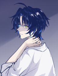  1boy ahoge asaba_harumasa black_hair blue_eyes closed_mouth commentary_request crying crying_with_eyes_open from_side hand_on_own_neck heterochromia highres looking_at_viewer male_focus parted_bangs shirt short_hair sick sleeves_rolled_up solo tdjchh tears upper_body white_shirt yellow_eyes zenless_zone_zero 