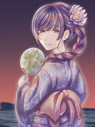  1girl alternate_costume alternate_hairstyle blush braid braided_ponytail flower from_behind gradient_sky hair_flower hair_ornament hair_over_shoulder hand_fan hand_up highres holding holding_fan japanese_clothes kimono long_sleeves looking_at_viewer looking_back monogatari_(series) night night_sky obi outdoors paper_fan pink_flower print_kimono purple_hair purple_kimono red_sash sash senjougahara_hitagi sidelocks sky smile solo swept_bangs teeth tsukihi_shida uchiwa upper_body wide_sleeves yukata 